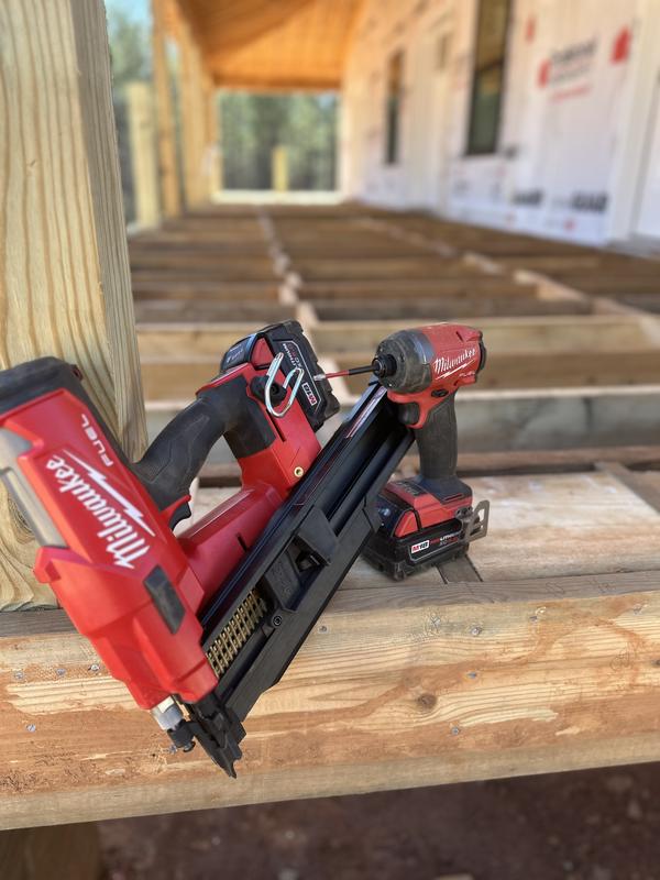 Milwaukee 21 best sale degree nailer