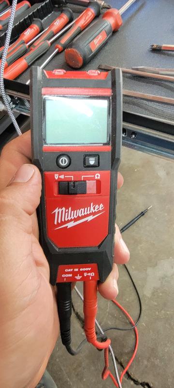 Auto Voltage/Continuity Tester W/ Resistance