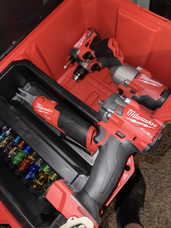 Milwaukee M18 FUEL Impact Wrench Kit 2960-22CT, M18 REDLITHIUM Battery 600 Ft Lb Max - View #7