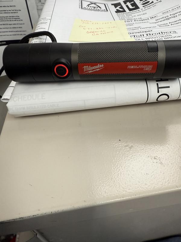 ★②-eと⑦-aセット Milwaukee REDLITHIUM USB Twist Focus Flashlight 1100 Lumen