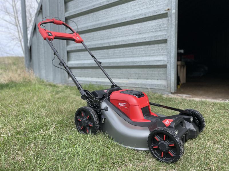 Milwaukee 2823-22HD M18 Fuel 21 Self-Propelled Dual Battery Mower Kit