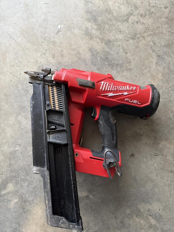 M18 FUEL™ 21 Degree Framing Nailer Kit | Milwaukee Tool