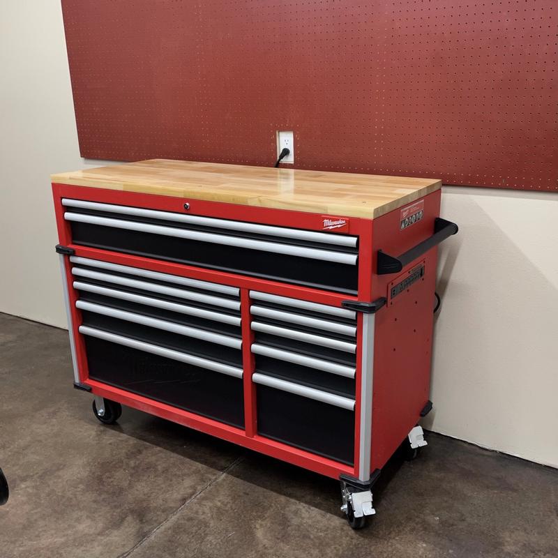 Milwaukee 52 inch tool outlet chest