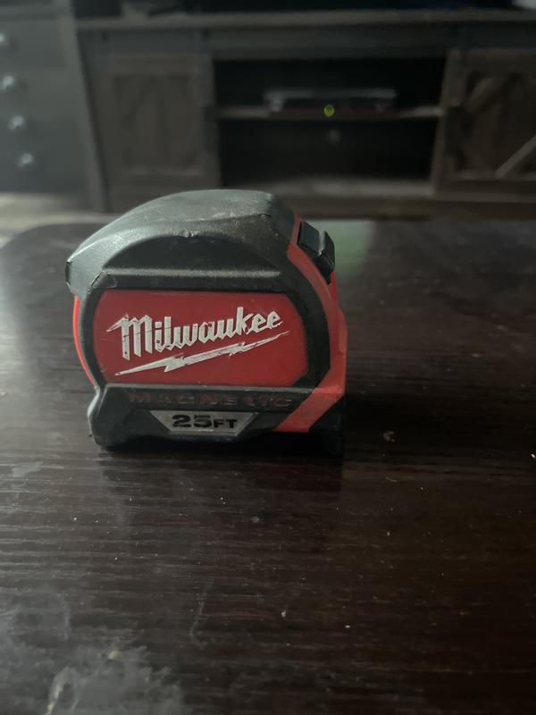 Compact Wide Blade Magnetic Tape Measures | Milwaukee Tool