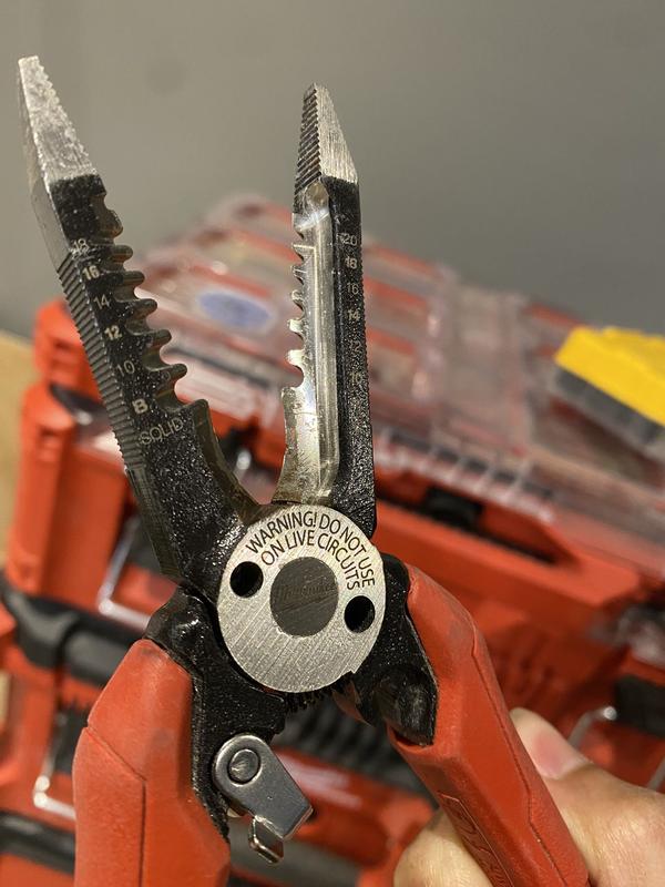 Milwaukee 6 in 1 Pliers Combination Wire Stripper and Long Nose Pliers  Review 