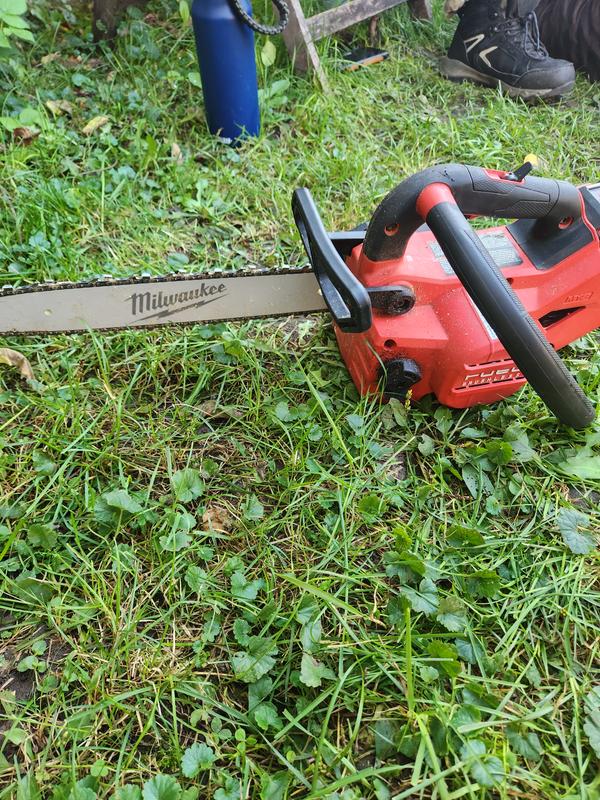 Milwaukee M18 FUEL Brushless 14 In. Top Handle Cordless Chainsaw (Tool  Only) - Town Hardware & General Store