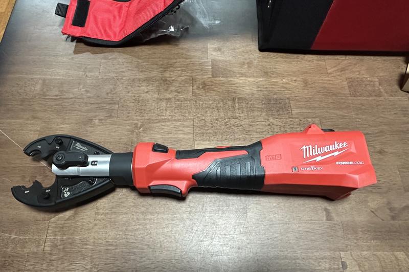 6T Linear Utility Crimper Kit w/ O-D3 Jaw | Milwaukee Tool