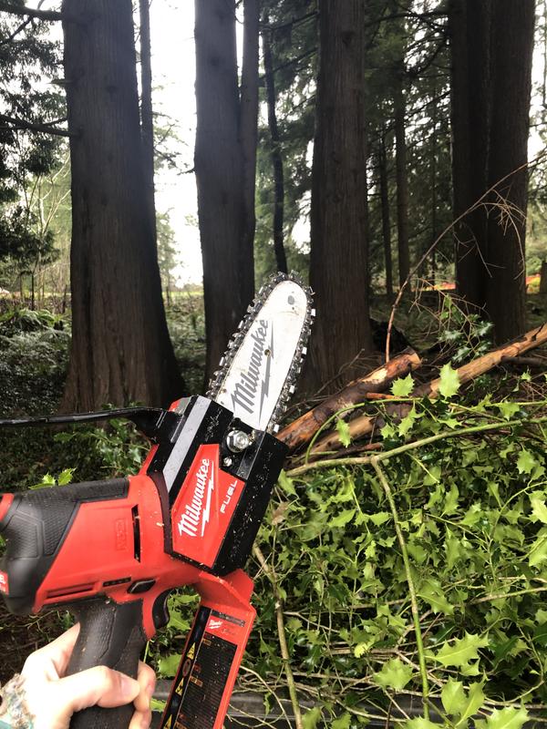 Milwaukee m12 deals hatchet cordless chainsaw