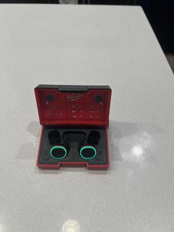 REDLITHIUM™ USB Bluetooth® Jobsite Ear Buds | Milwaukee Tool
