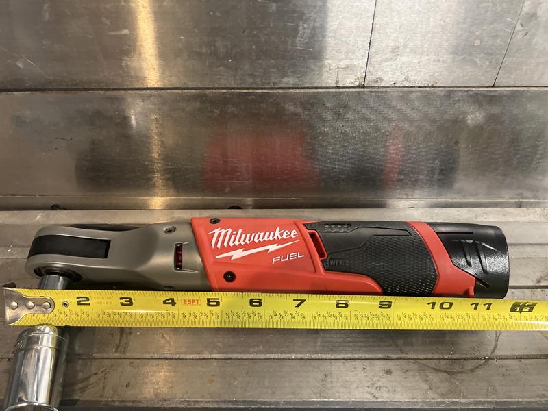 Milwaukee 2557 deals