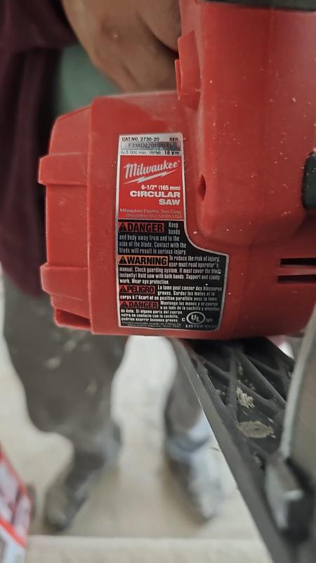 juneです。 Milwaukee 2730-20 M18 Fuel 6 1/2