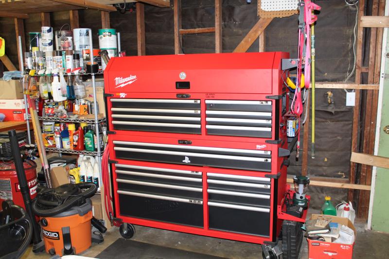 Milwaukee 56 deals in tool chest