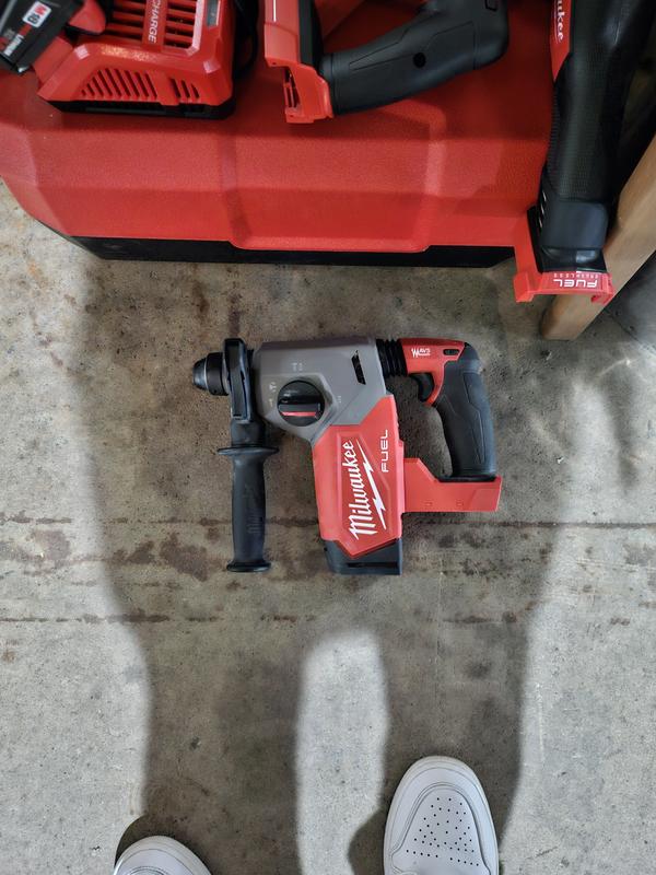 Milwaukee sds deals hammer drill 240v