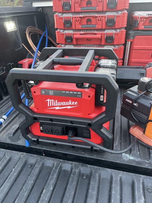 Milwaukee M18 18V Lithium-Ion Cordless 3600-Watt/1800-Watt Battery Powered  Power Supply 2845-20 - The Home Depot