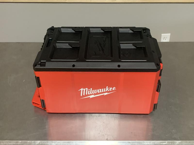 2357-20 / Milwaukee 2357-20 M18 PACKOUT Lumière/Chargeur Milwaukee