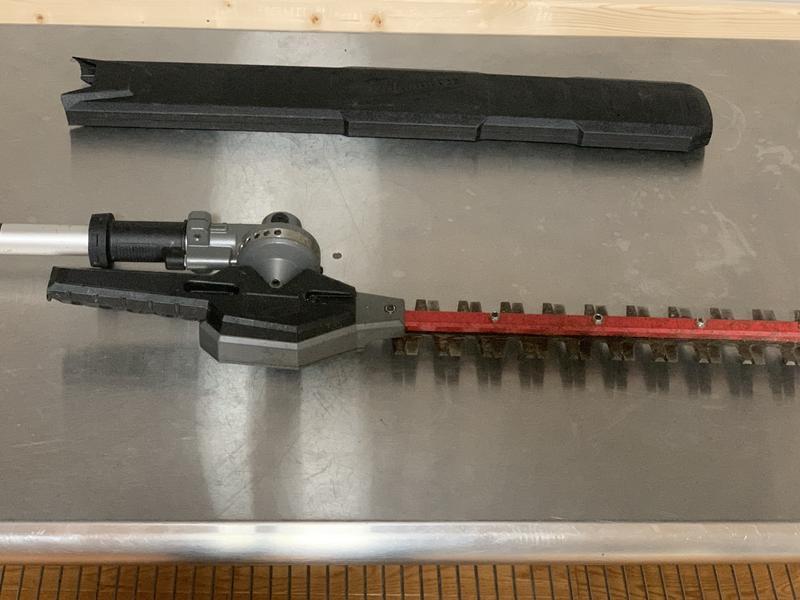 Milwaukee M18 FUEL QUIK-LOK Articulating Hedge Trimmer
