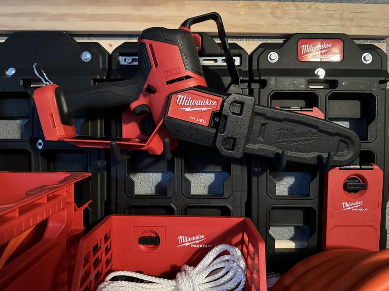 Milwaukee M18 FUEL HATCHET 8