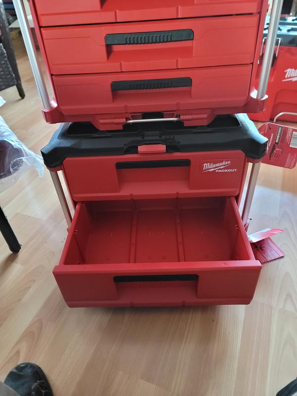 Does anyone know how to fix this yukon box? The top drawer always slides  out a few inches as shown in the picture. Thanks! : r/harborfreight