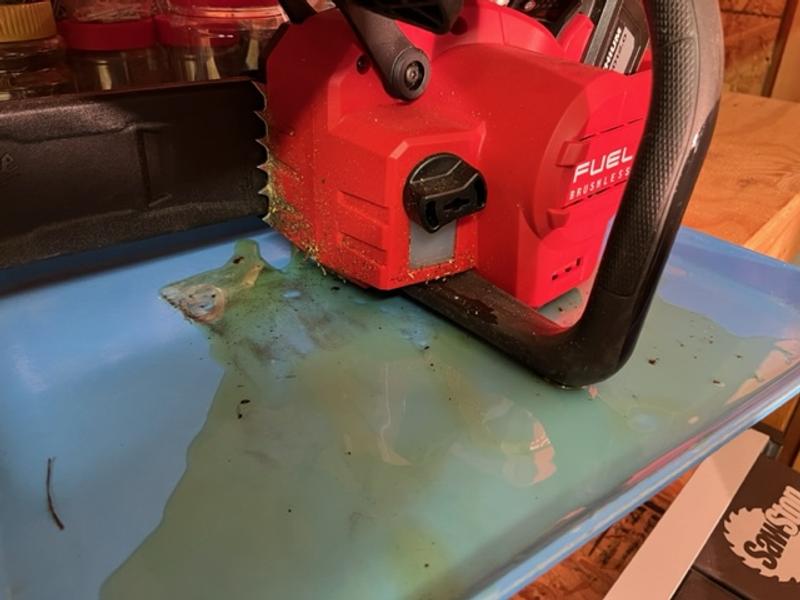 Milwaukee m18 deals chainsaw oil