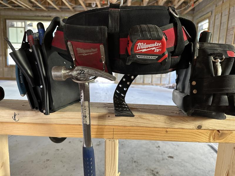 Milwaukee electricians tool pouch hotsell