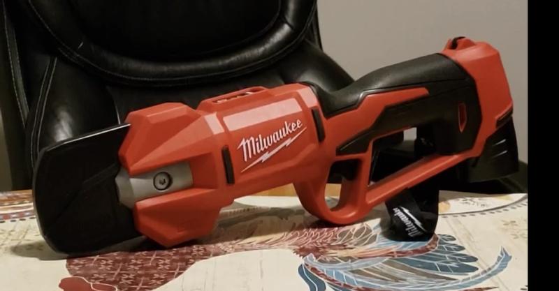 Milwaukee® Jobsite Scissors 