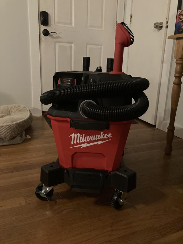 Milwaukee 0910-20-49-90-2030 M18 Fuel 6 gal. Cordless Wet/Dry Shop VAC W/Filter, Hose and AIR-TIP 1-1/4 in. - 2-1/2 in. (1-Piece) Flex Crevice Tool