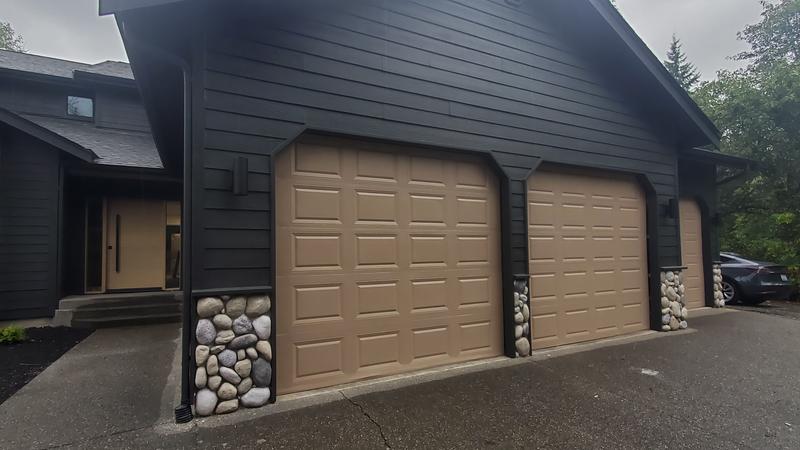 Mixed 4 parts Simply White to 1 part Aged Oak and added in various yellow oil-based stains.