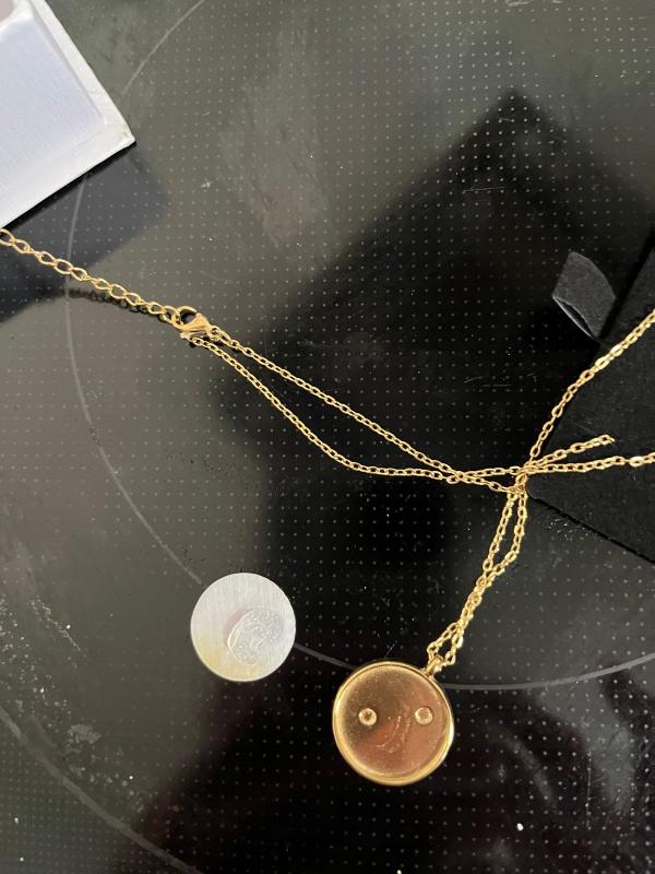Customer photo for "Cheap and broken"