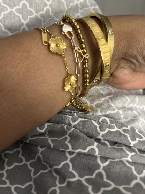 Customer photo for "The bracelet that fade"