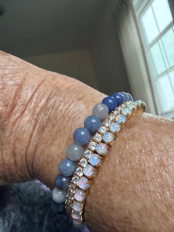 Customer photo for "Nice layering bracelit"