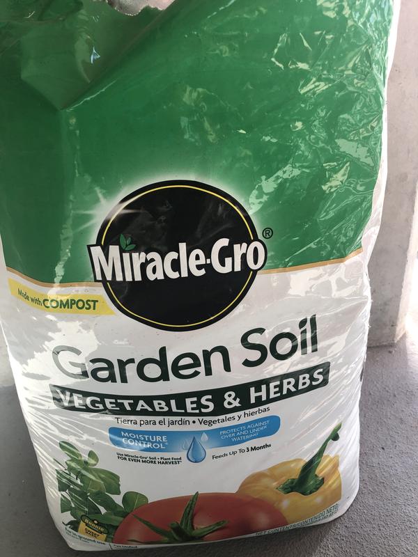 Miracle Gro Garden Soil For Vegetables And Herbs Soils Miracle Gro