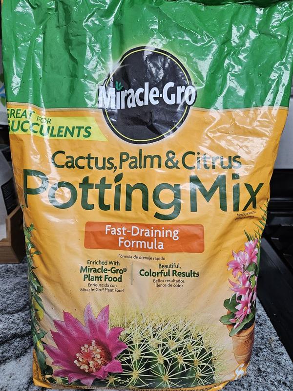 Miracle-Gro 8 qt. Cactus, Palm and Citrus Potting Soil Mix at Tractor ...