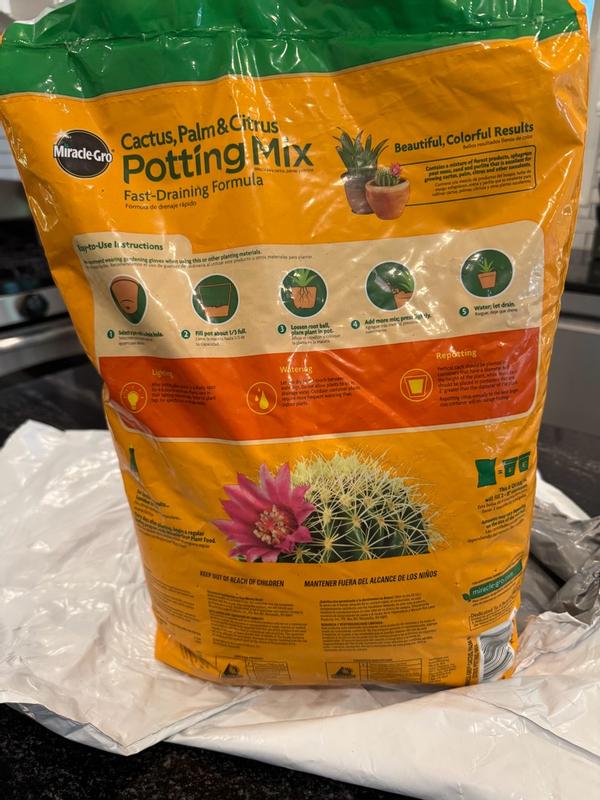 Miracle-Gro 8 qt. Cactus, Palm and Citrus Potting Soil Mix at Tractor ...