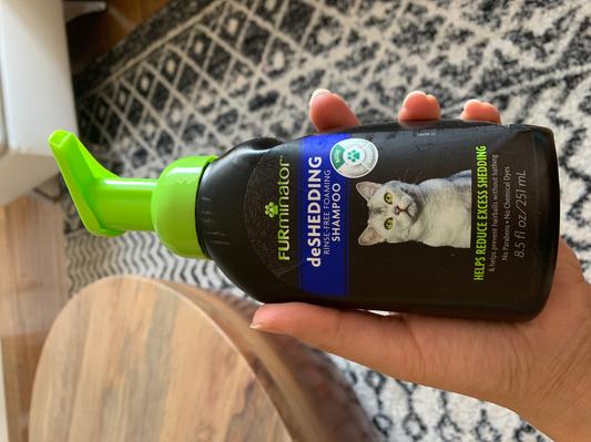 Furminator deshedding rinse free shop foaming shampoo for cats