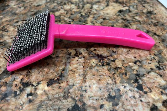 Hartz slicker shop brush for cats