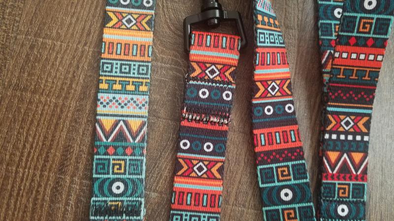 Collar (left), leash (right)