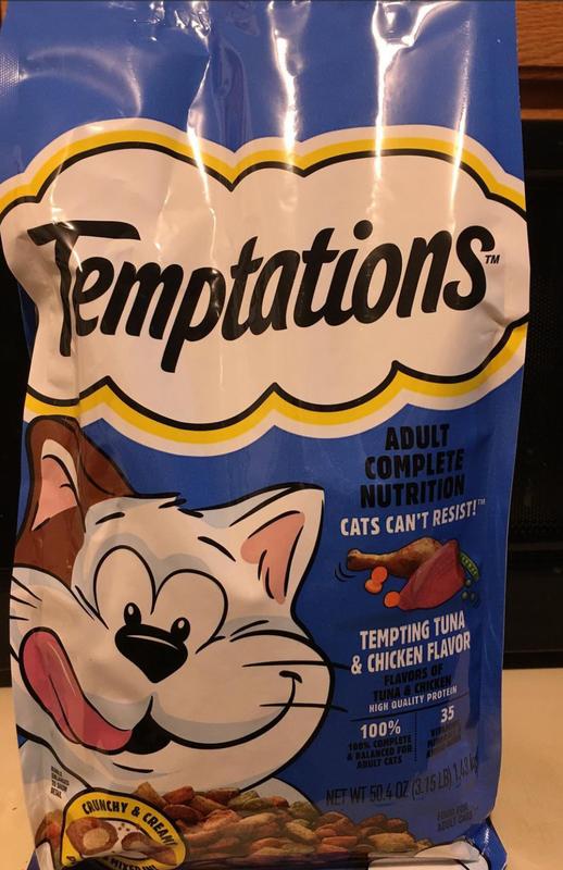 TEMPTATIONS Tempting Tuna & Chicken Flavor Adult Dry Cat Food, 13.5lb