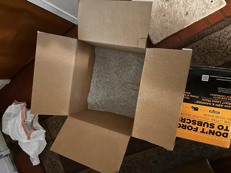 Chewy box is filled with litter from the arm&hammer litter box