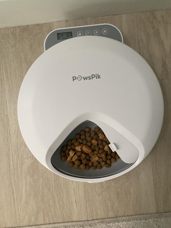 Automatically dispenses four meals