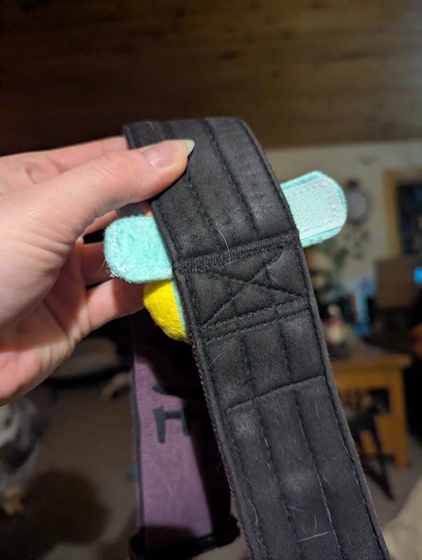 Doesn't fit 2in wide collar