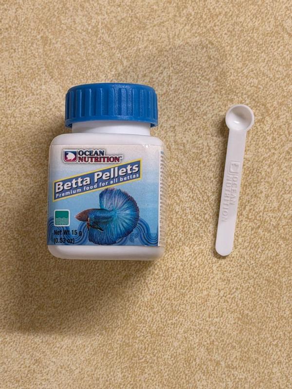 It comes with a scoop.