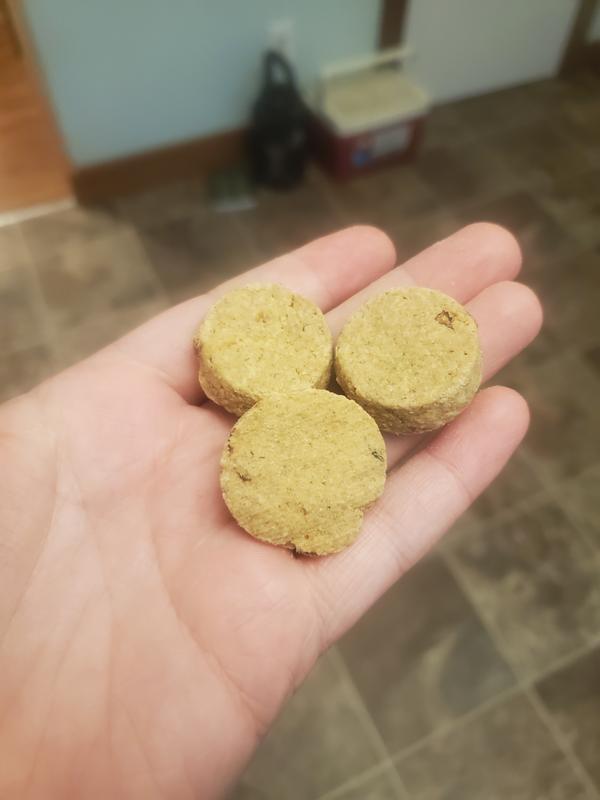 Crunchy biscuits size