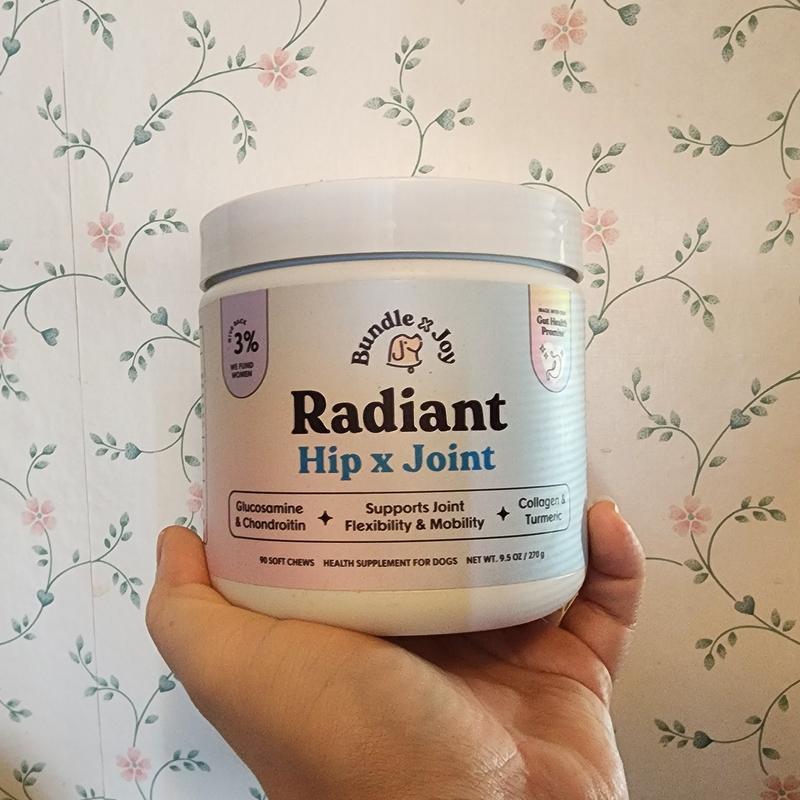 Closed container/outer packaging of supplements.