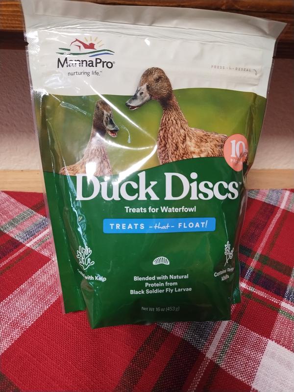 Manna Pro Duck Discs Waterfowl Duck Treats, 16-oz bag