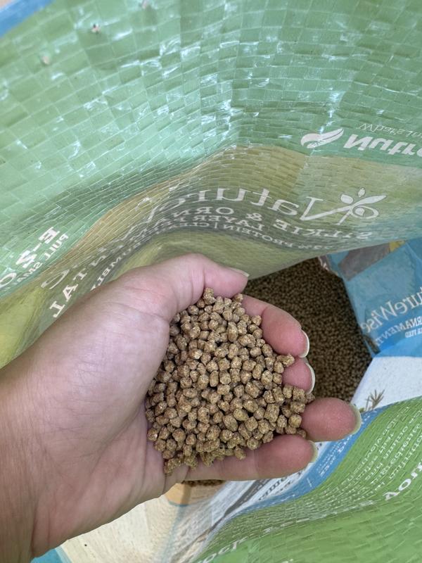 thicker than crumbles, smaller than pellets