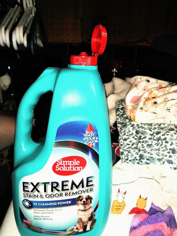 SIMPLE SOLUTION Extreme Stain Odor Remover reviews Chewy