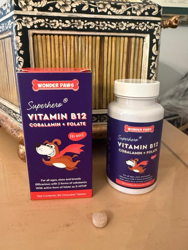 Came in a box. Pills smell neutral.