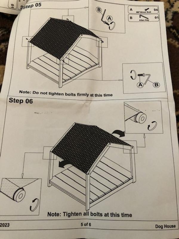 Instructions show a “dark” canopy (it isn’t)!