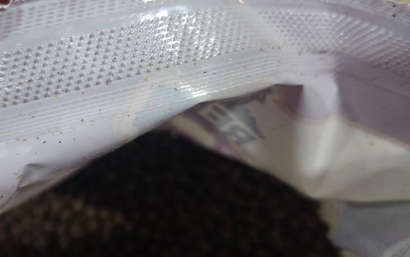 Velcro closure makes sealing the bag super efficient