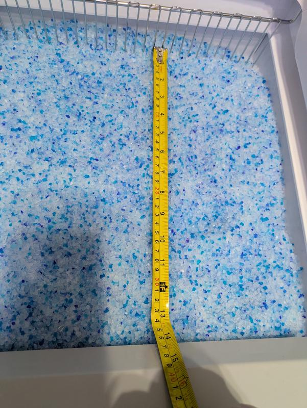 Inside depth measurements, small area for cats to utilize